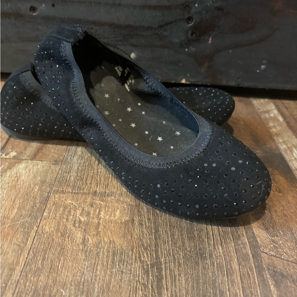 Kids flat shoes